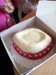 Foto - Krásný a výborný dort ve tvaru mažoretkové lodičky